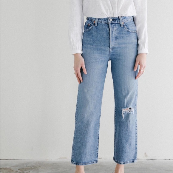 Levi’s Ribcage Straight Ankle in Haters Gonna Hate Wash - Picture 3 of 15